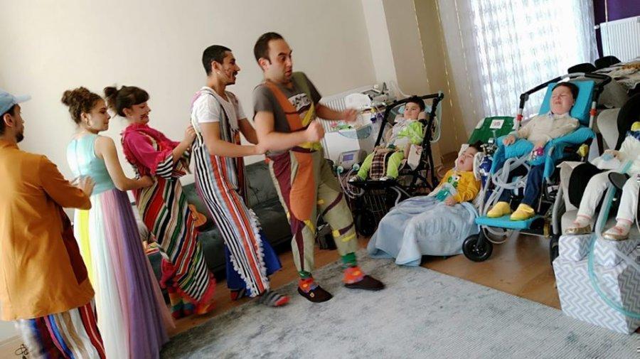 THEATER AT HOME' EVENT FOR PATIENTS ON RESPIRATORS